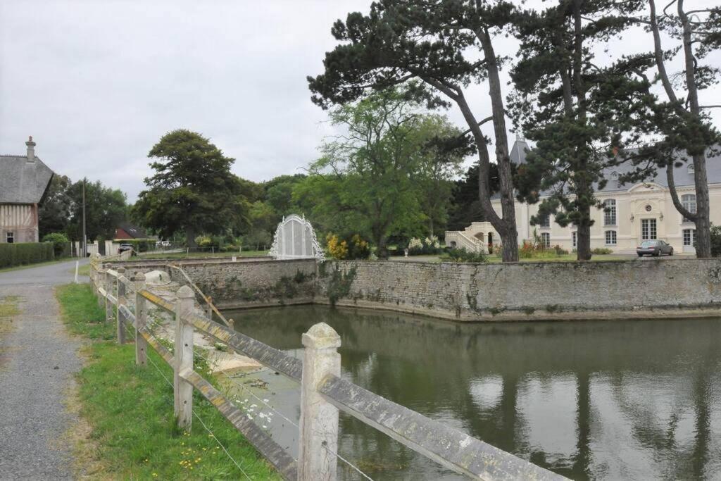 Appartement Lumineux Et Cosy Avec Jardin Vue Sur Chateau Pres Port En Bessin, Bayeux Et Omaha Beach Commes Buitenkant foto